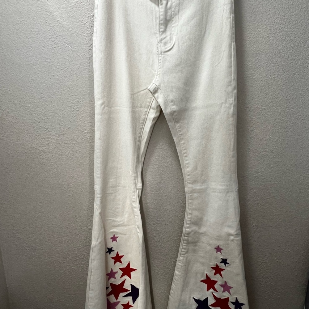 Peach Love California White Star Flare Pants